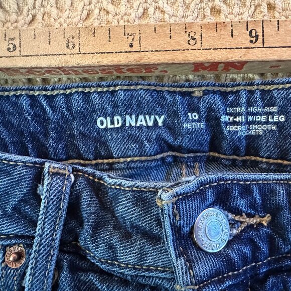 Old Navy Extra High Rise Wide Leg Dark Wash Jeans - 10 Petite - Picture 3 of 8